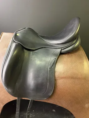 Childeric Dressage Saddle 17.5 ID:2080G