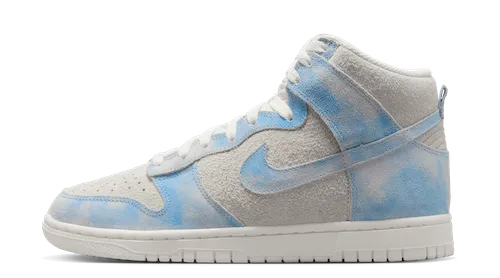 WOMEN'S NIKE DUNK HIGH SE